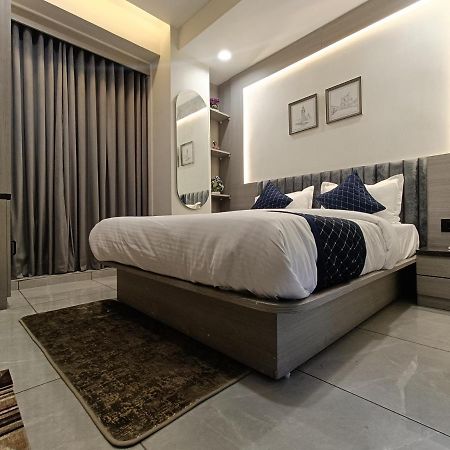 Hotel Asiana Sky Motera 아흐메다바드 외부 사진