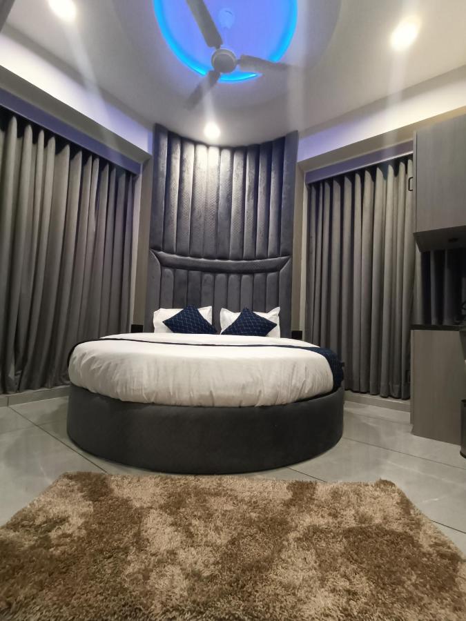 Hotel Asiana Sky Motera 아흐메다바드 외부 사진