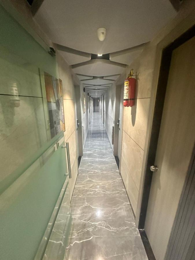 Hotel Asiana Sky Motera 아흐메다바드 외부 사진