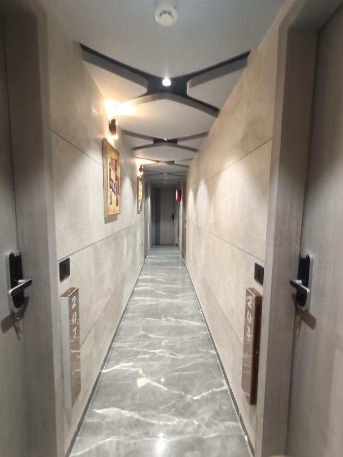 Hotel Asiana Sky Motera 아흐메다바드 외부 사진