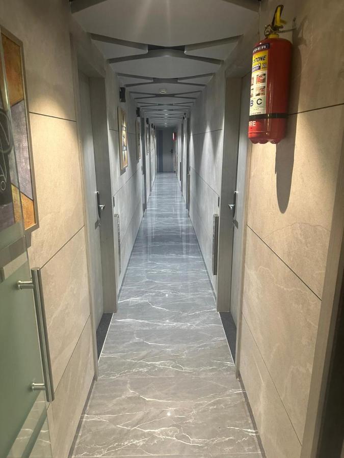 Hotel Asiana Sky Motera 아흐메다바드 외부 사진