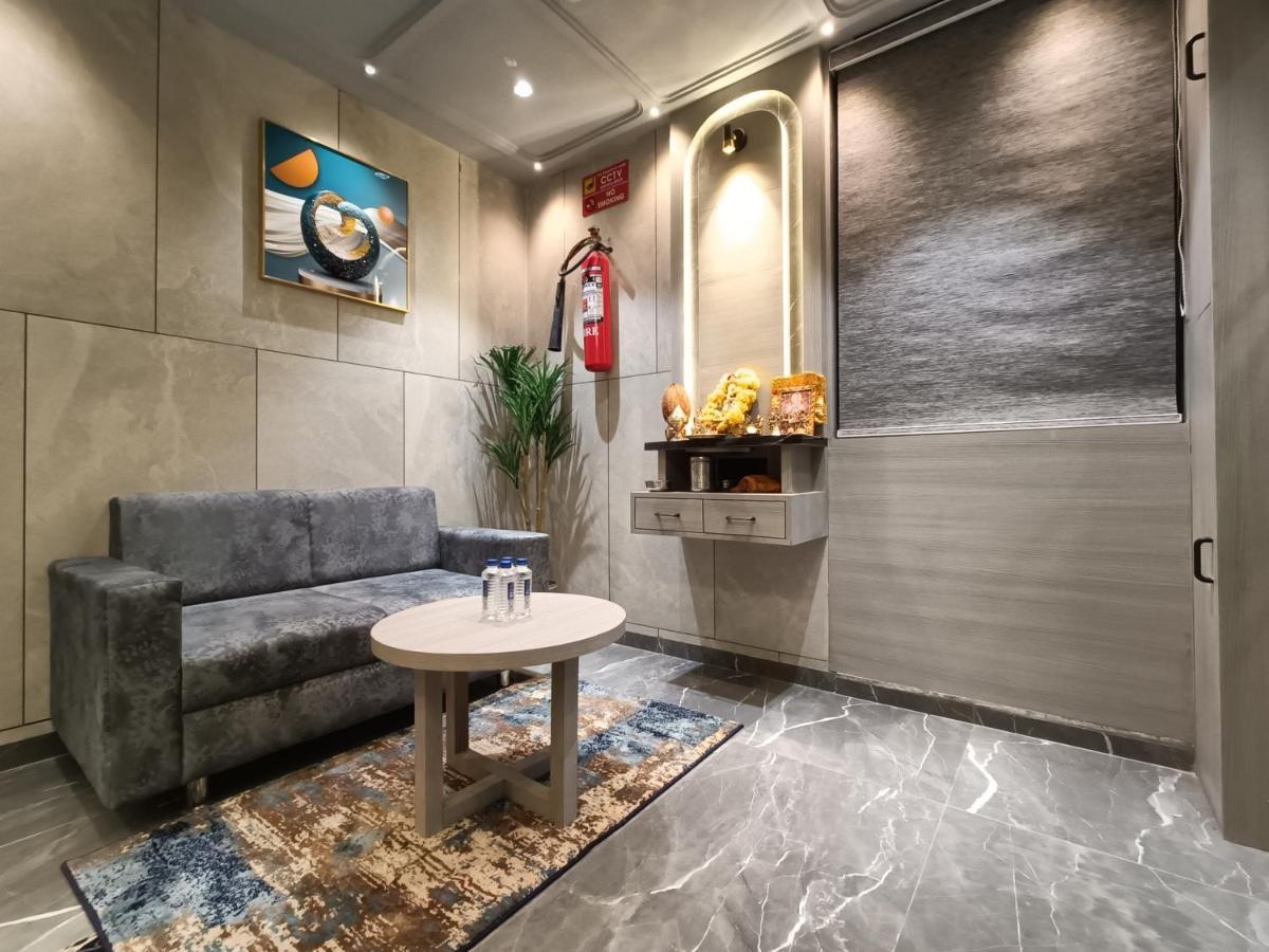 Hotel Asiana Sky Motera 아흐메다바드 외부 사진